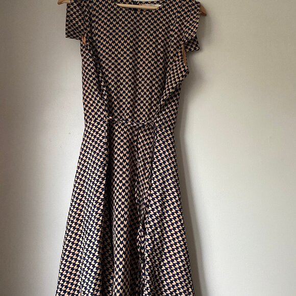 Cute Heart print mini dress with cap sleeve - Picture 2 of 3